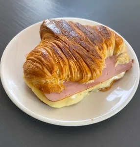 Croissant Jamón Queso